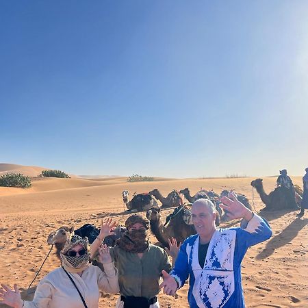 梅尔祖卡漠达豪华帐篷 - 骆驼四边形短途旅行太阳板四驱车 外观 照片