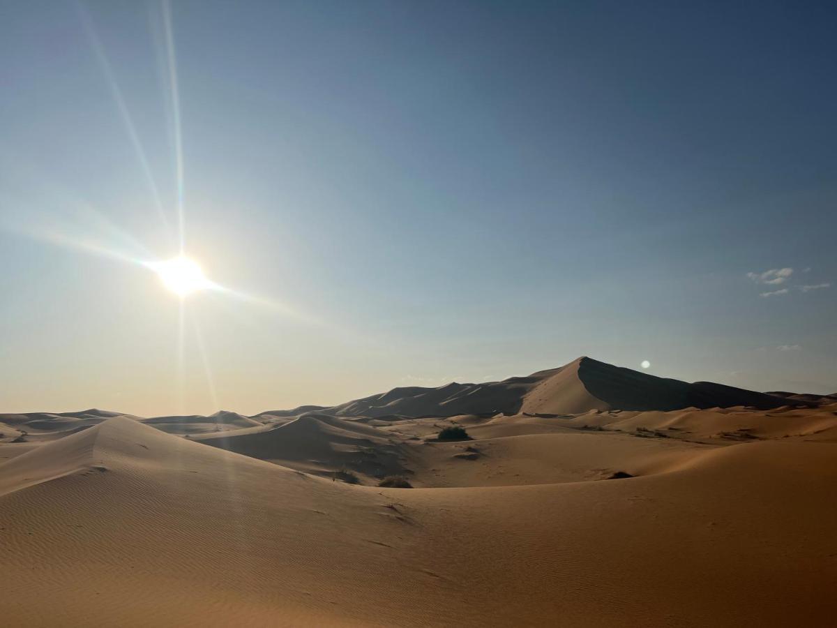 梅尔祖卡漠达豪华帐篷 - 骆驼四边形短途旅行太阳板四驱车 外观 照片